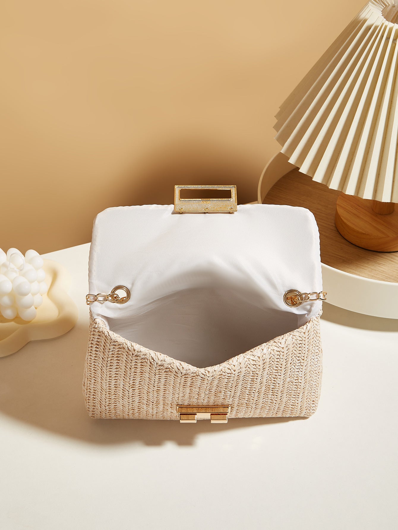 Straw Lock Closed Simple Square Bag