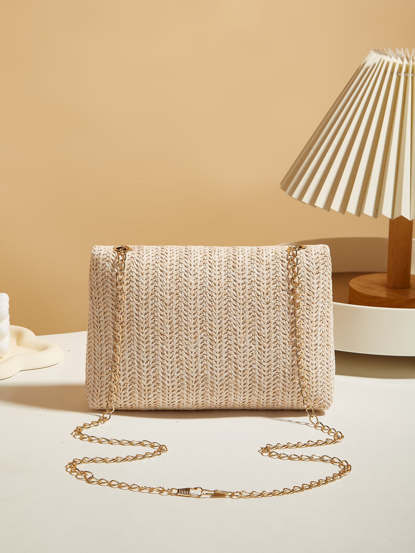 Straw Lock Closed Simple Square Bag