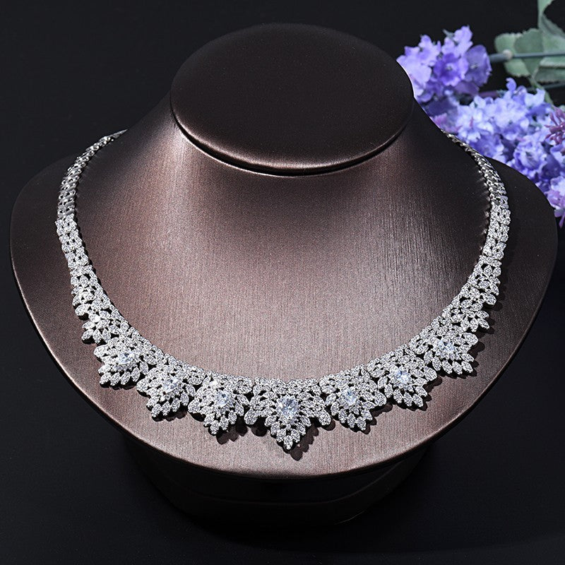 Queen’s Grace bridal set