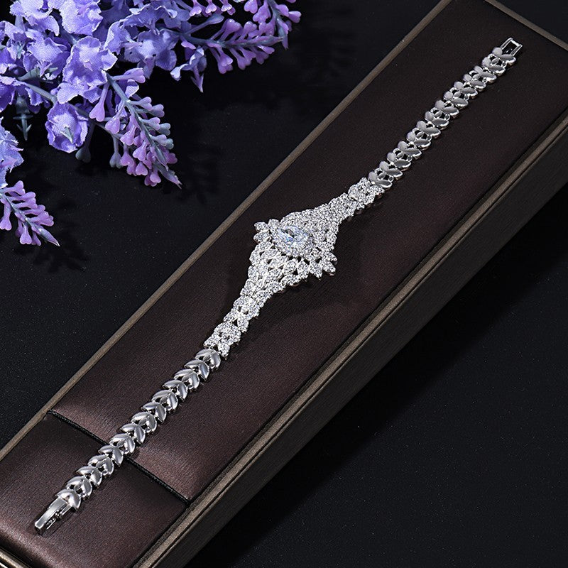 Queen’s Grace bridal set
